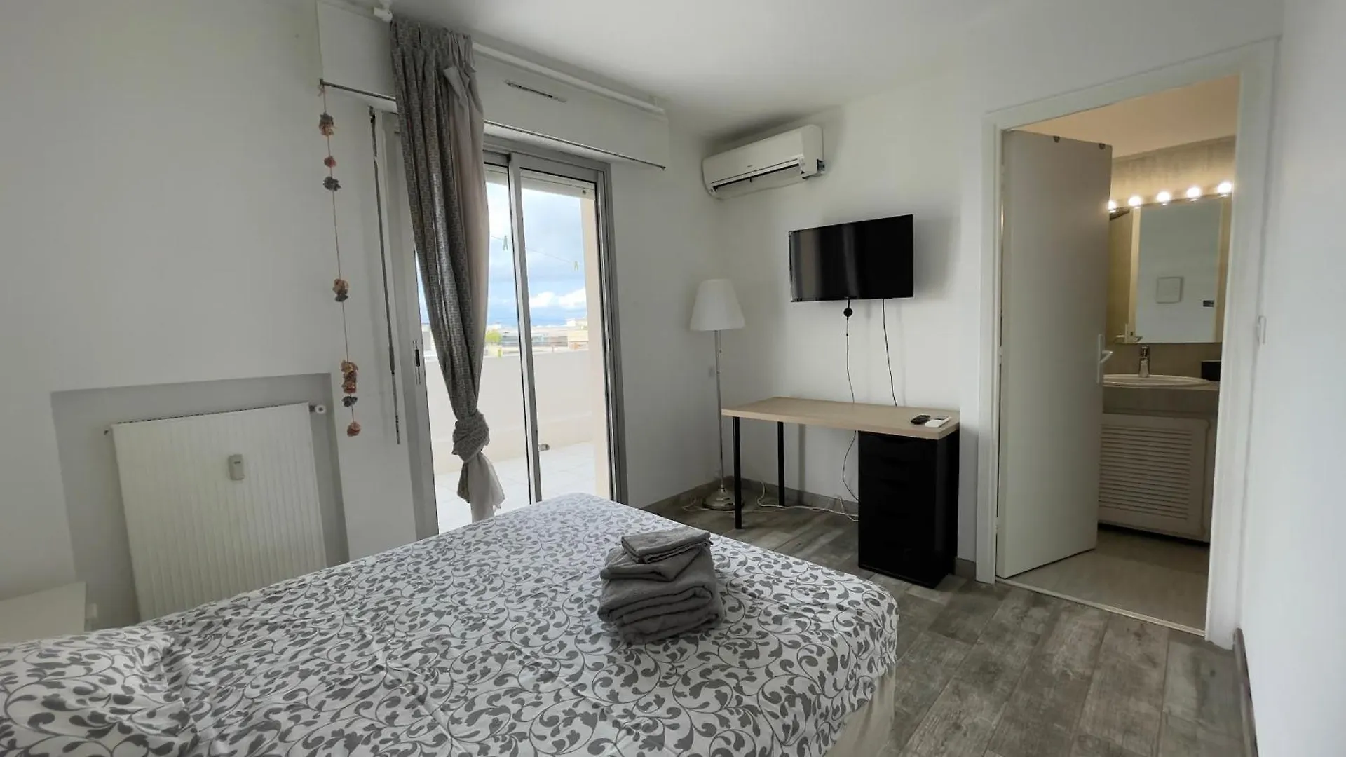 Fireworks View - 6 Persons Apartment Antibes